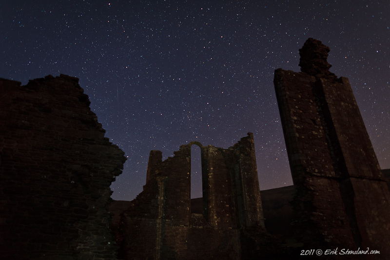 These are the ruins of a spectacular church which suffered and fell to ruin by the decree of Henry the VIII.