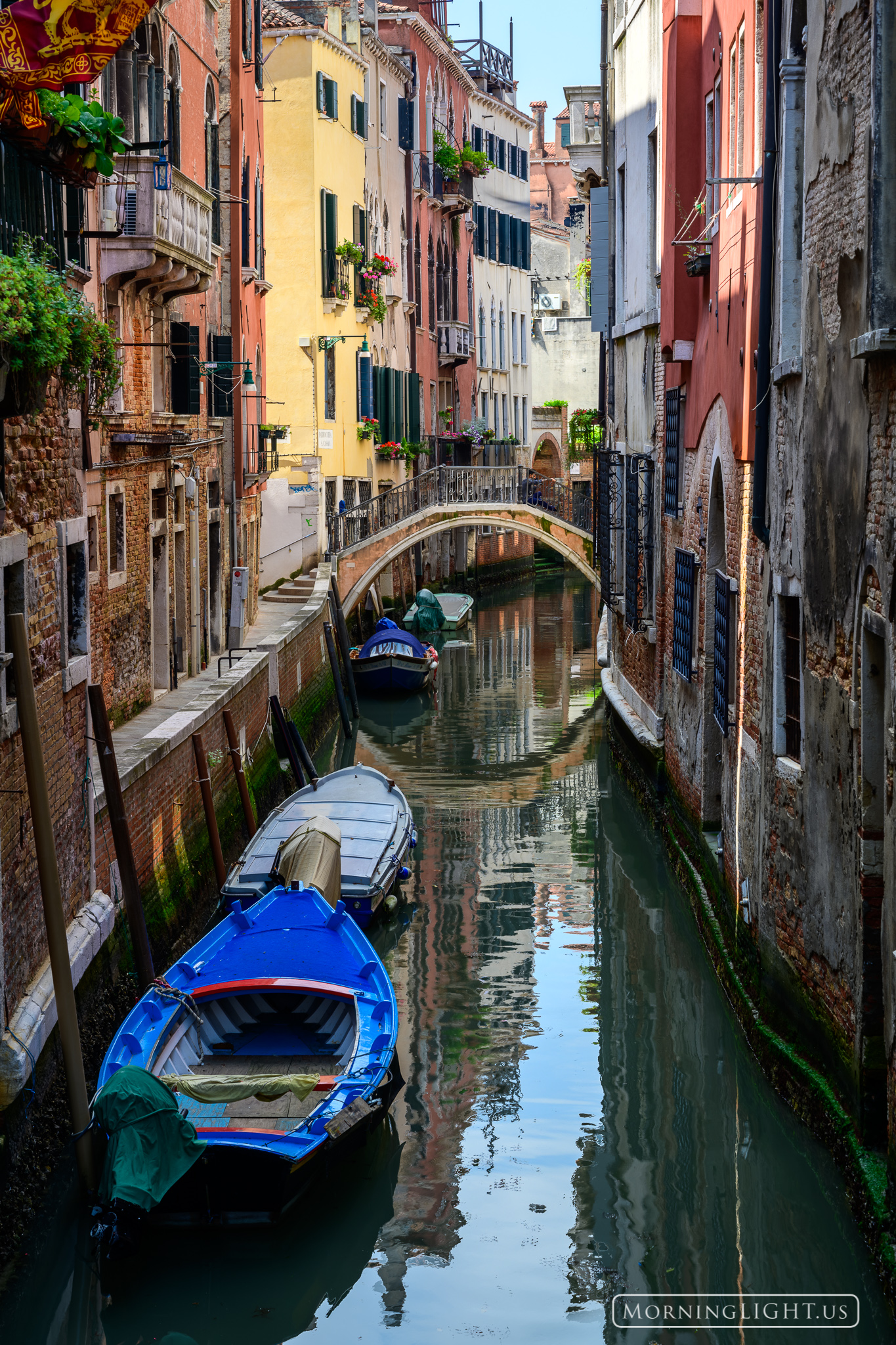 Venice is undoubtedly one of our world's most romantic cities. Its colorful buildings and canals are the things of dreams.