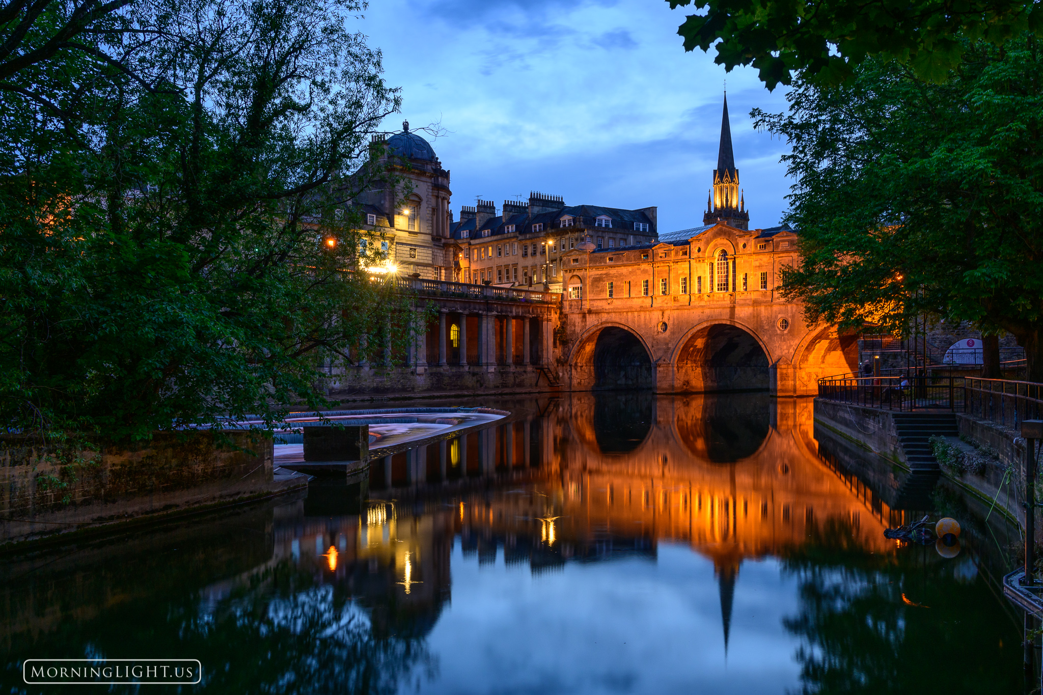 One of the most beautiful bridges in the United Kingdom is Pultney Bridge, in the ancient town of Bath. On this evening around...